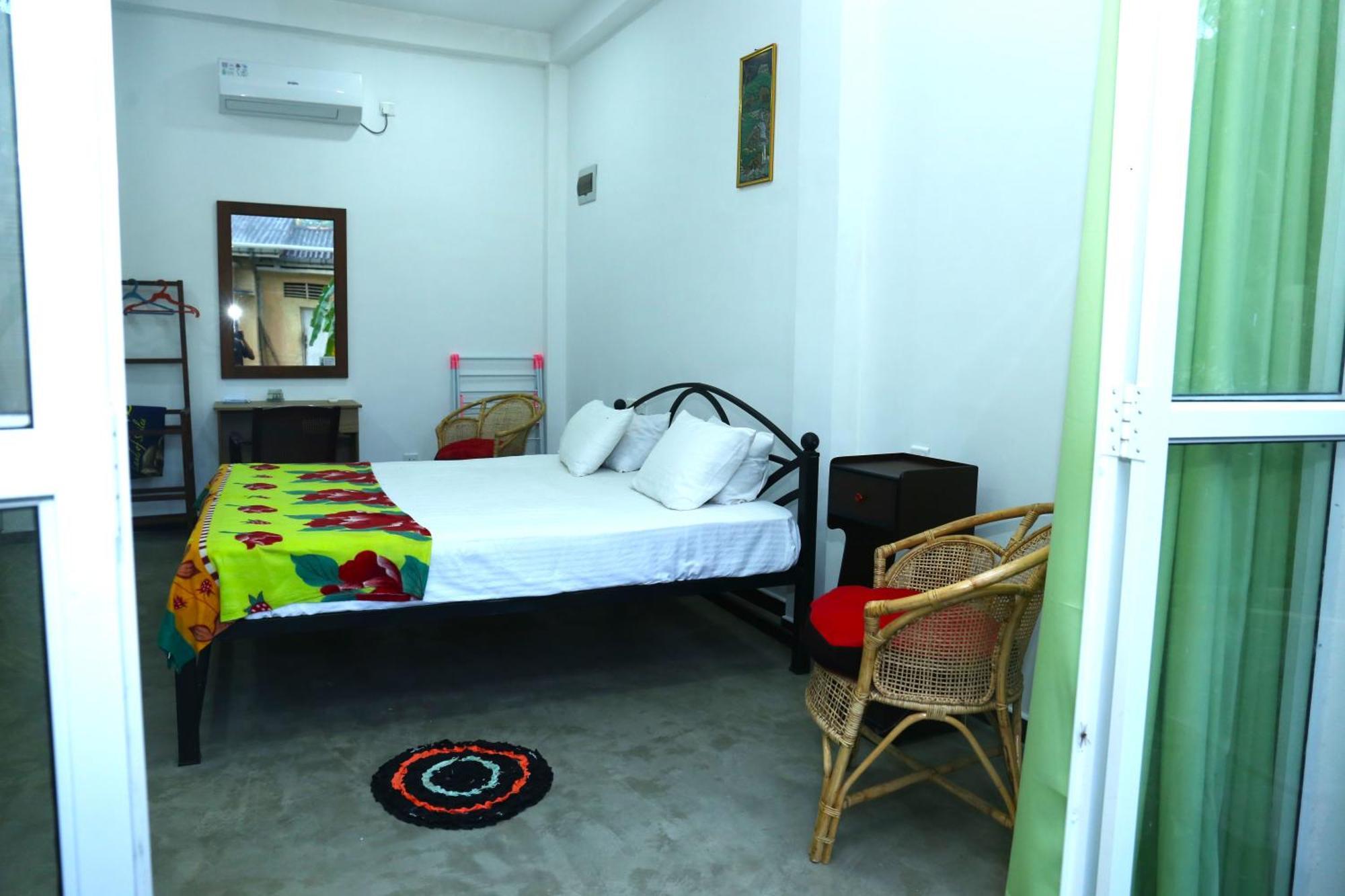Sandy Palms Guesthouse Hikkaduwa Buitenkant foto