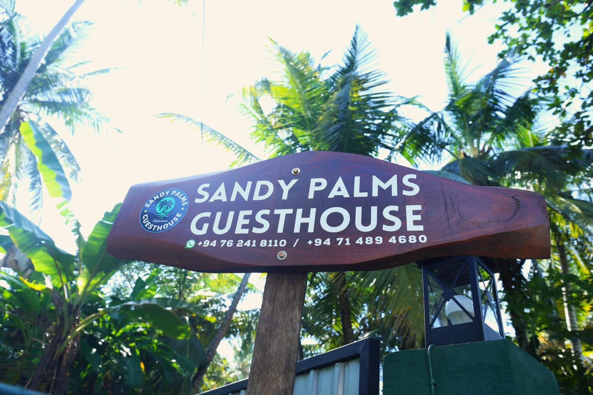 Sandy Palms Guesthouse Hikkaduwa Buitenkant foto