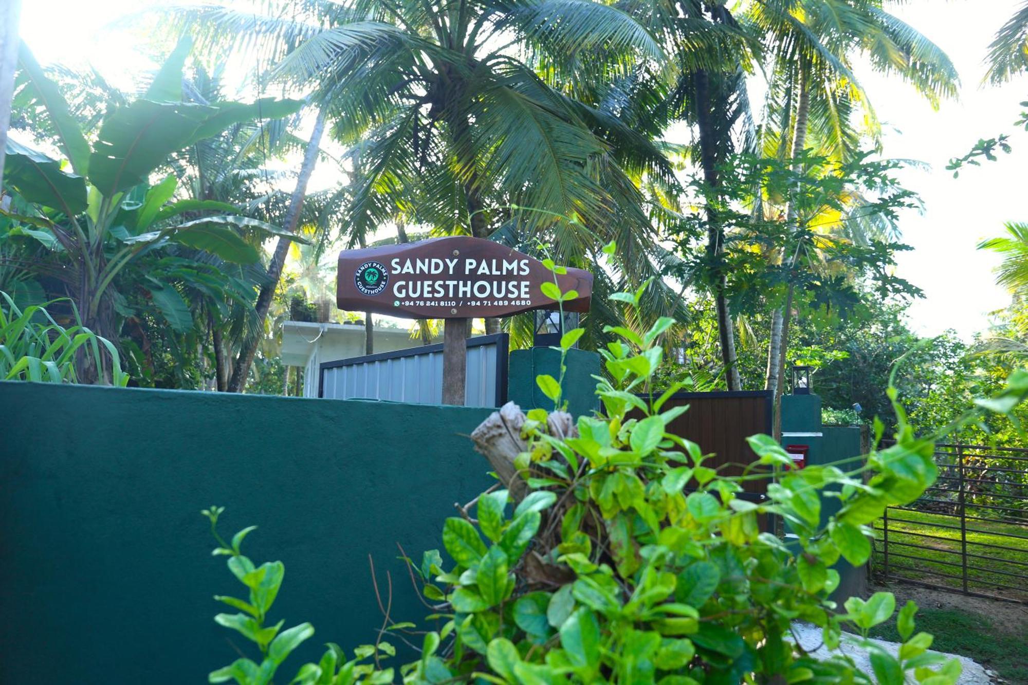 Sandy Palms Guesthouse Hikkaduwa Buitenkant foto
