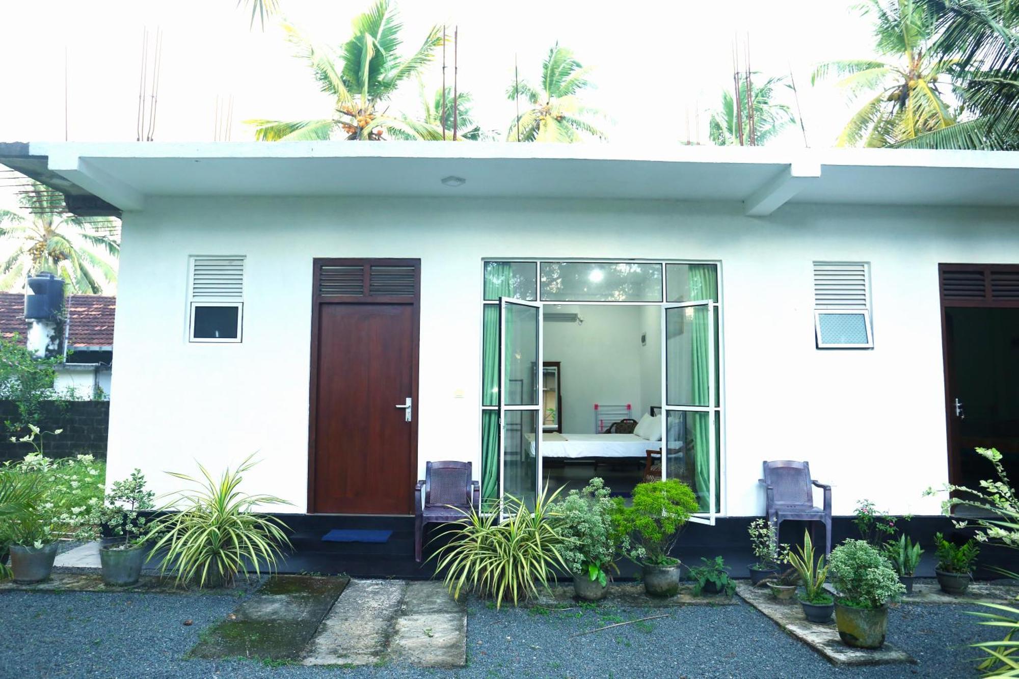 Sandy Palms Guesthouse Hikkaduwa Buitenkant foto