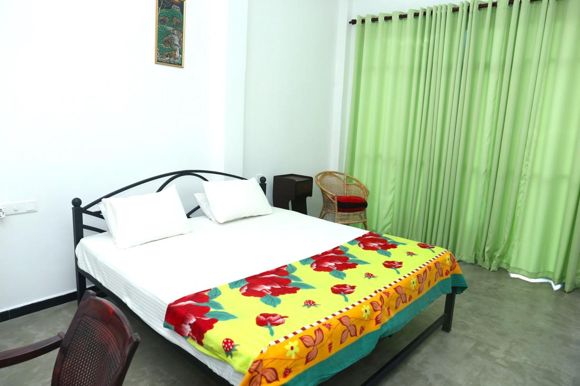 Sandy Palms Guesthouse Hikkaduwa Buitenkant foto