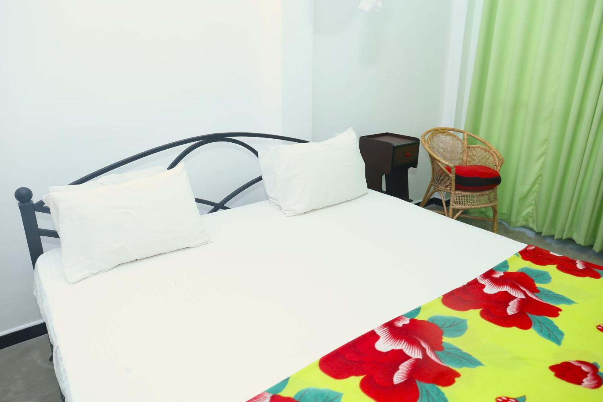 Sandy Palms Guesthouse Hikkaduwa Buitenkant foto
