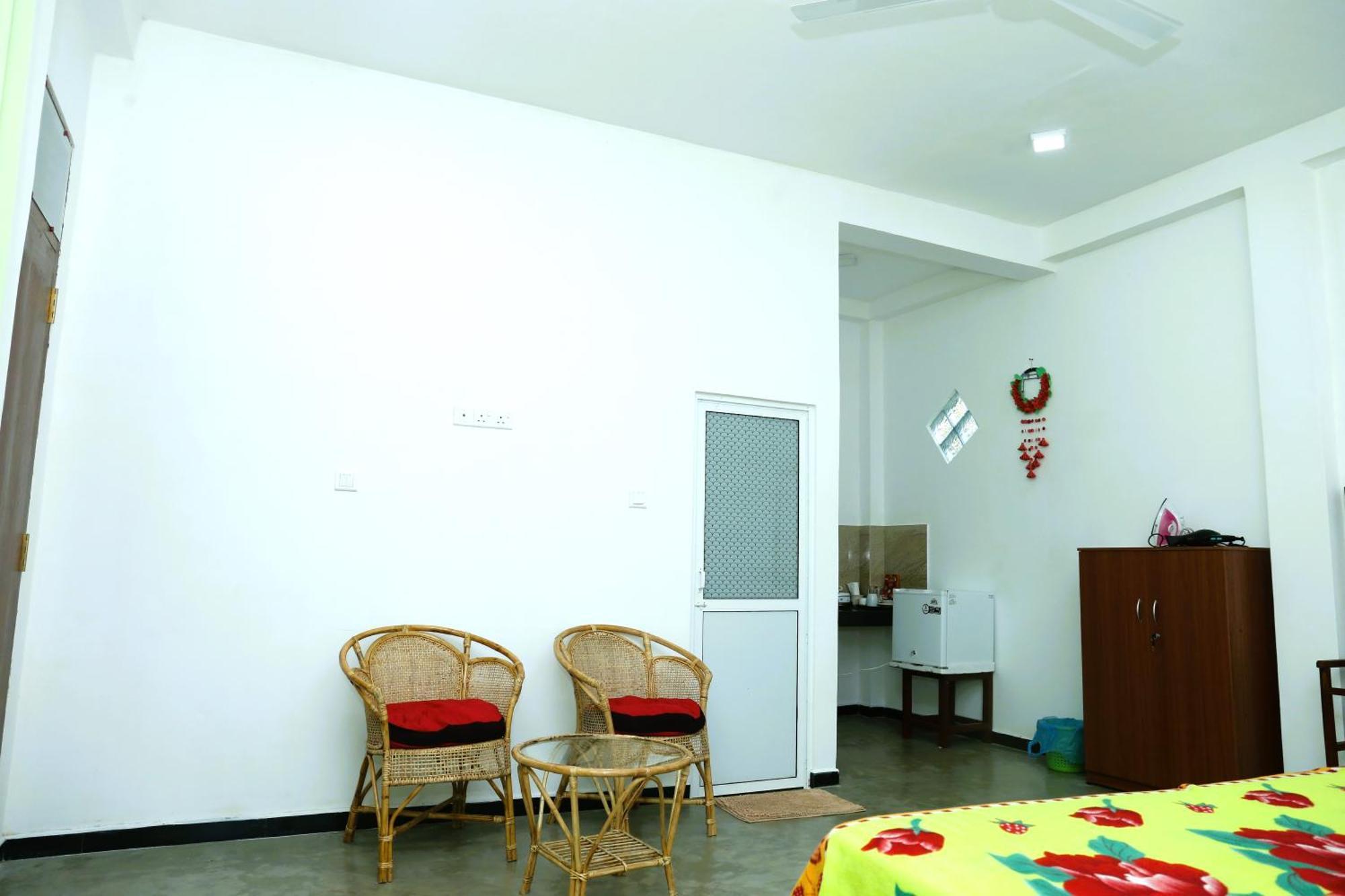 Sandy Palms Guesthouse Hikkaduwa Buitenkant foto